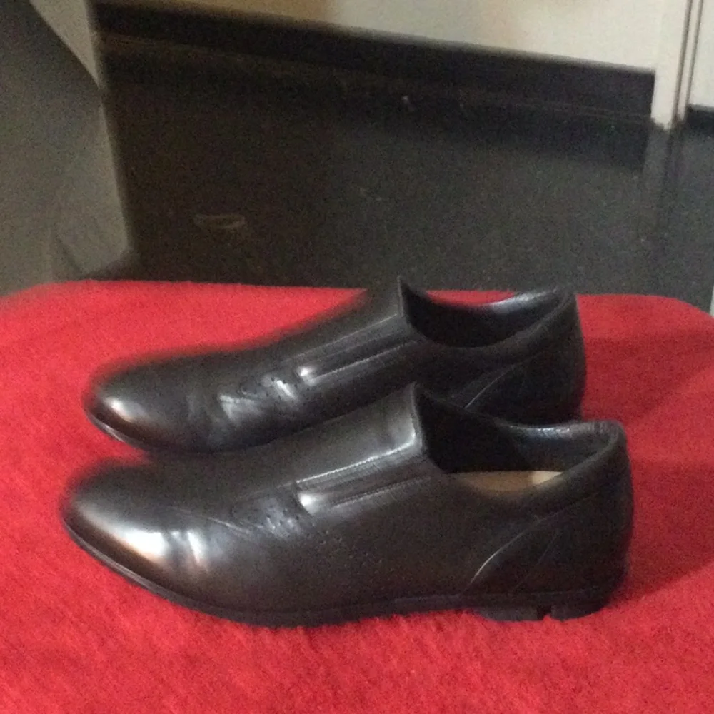 Men's Black Slip-On Dress Shoes